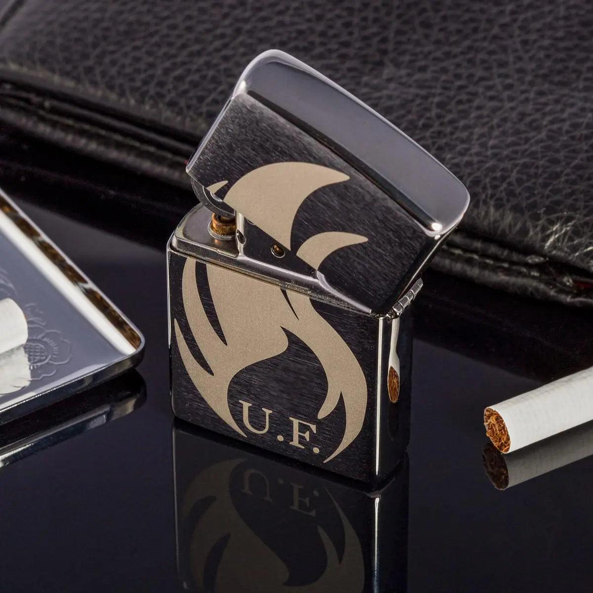Zippo Chrome Brushed mit Gravur - originales windfestes Benzinfeuerzeug
