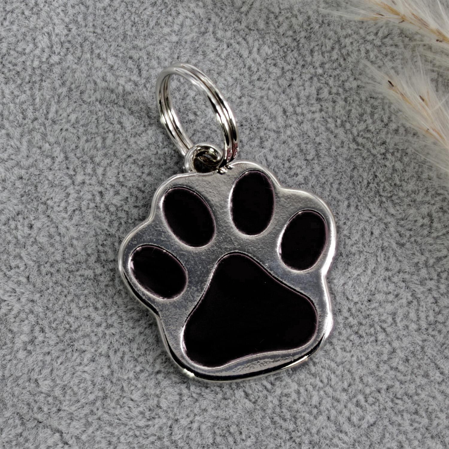 Hundemarke Pfote mit Gravur in Schwarz - personalisierte Tiermarke