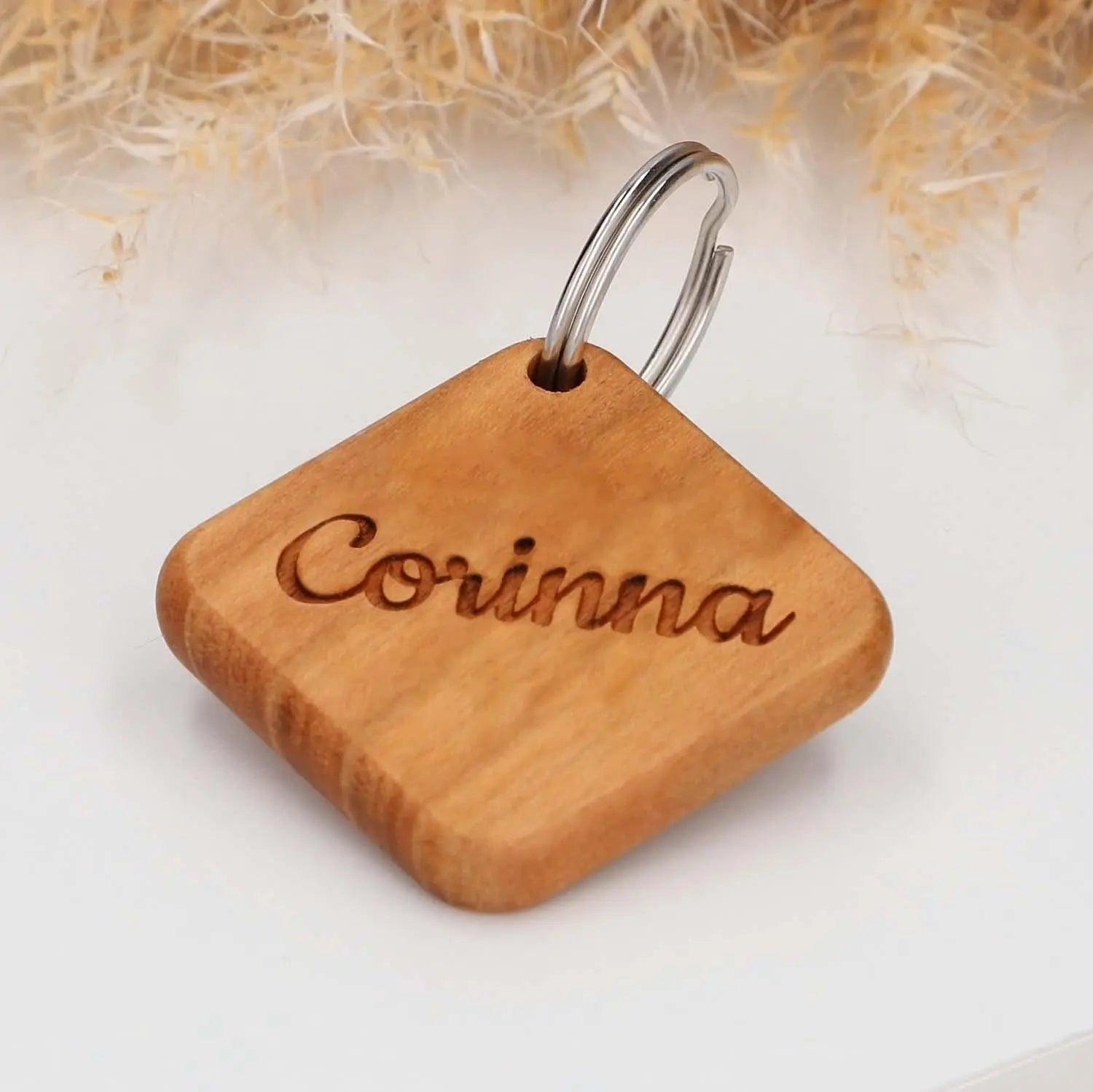 Holz Schlüsselanhänger mit Gravur aus Kirsche - personalisiert