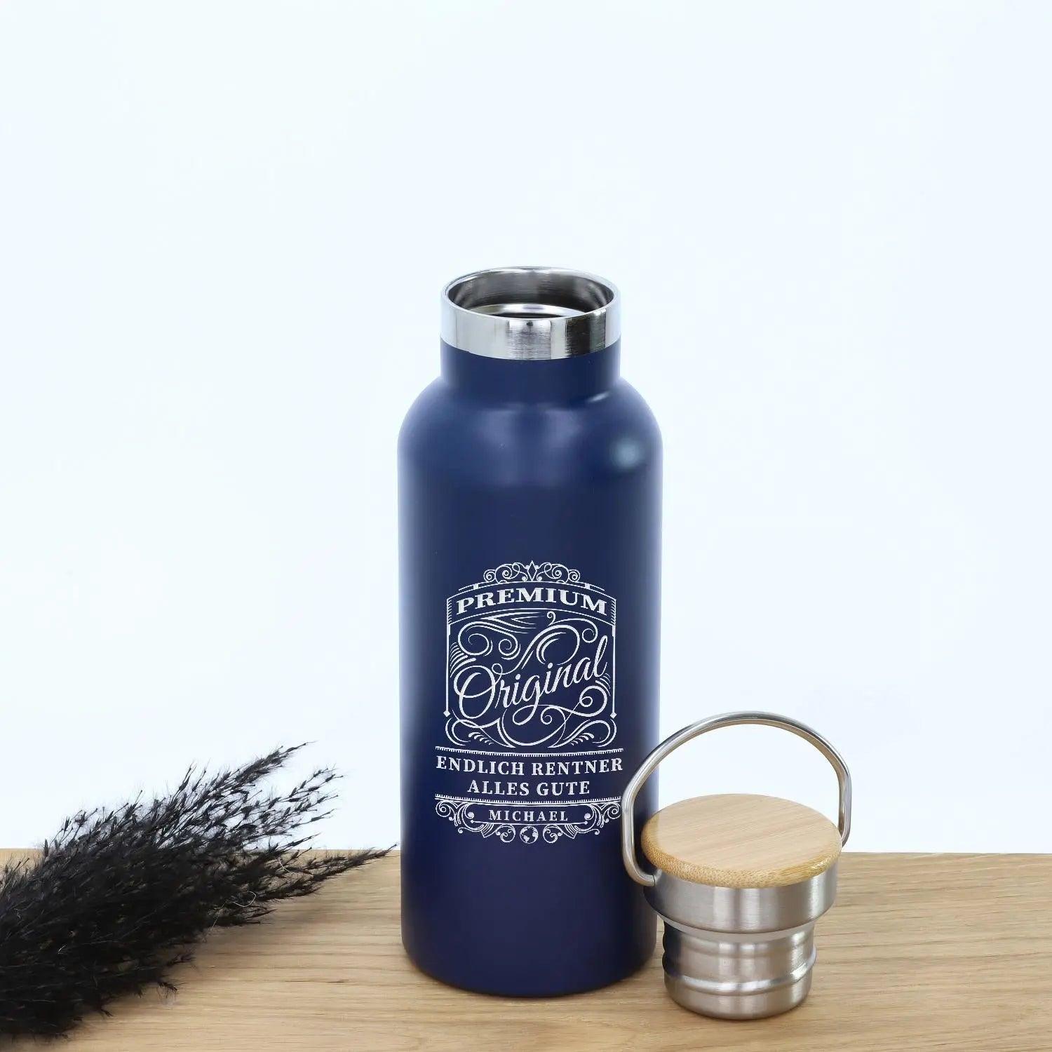 Trinkflasche personalisiert mit Bambus-Deckel in navy blau (500 ml)