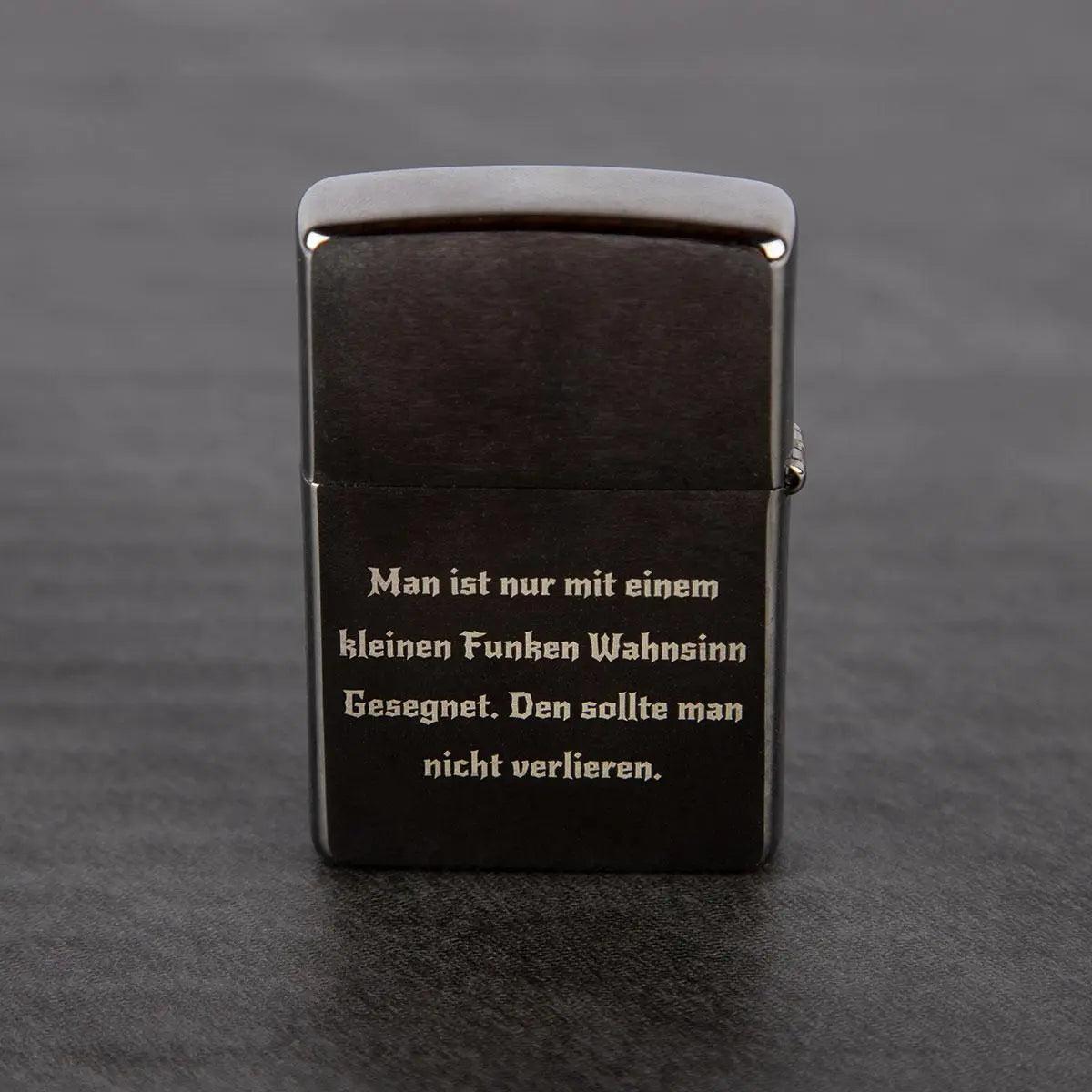 Premium Zippo Wolf mit Gravur - originales windfestes Benzinfeuerzeug
