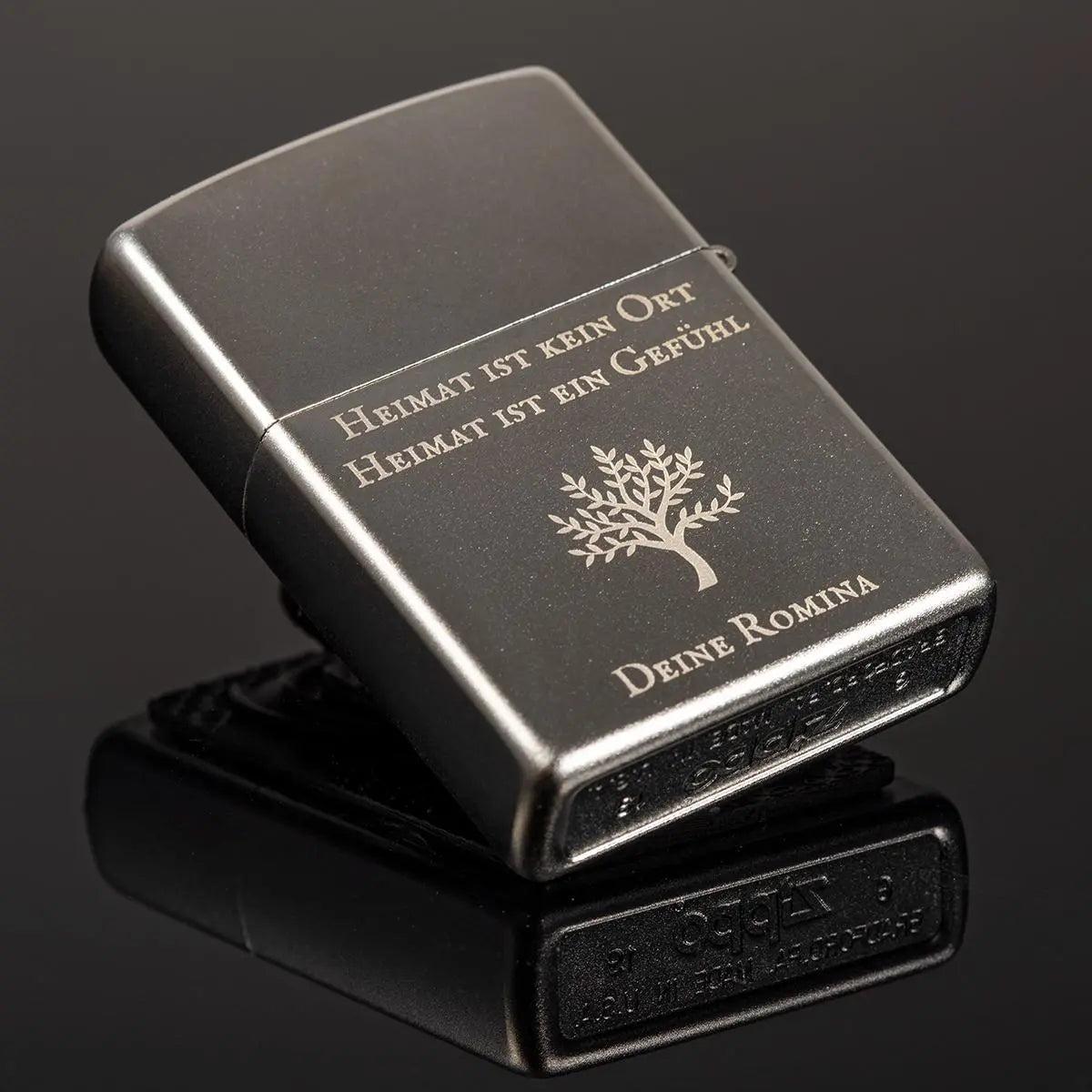 Premium Zippo Hirsch mit Gravur - originales windfestes Benzinfeuerzeug