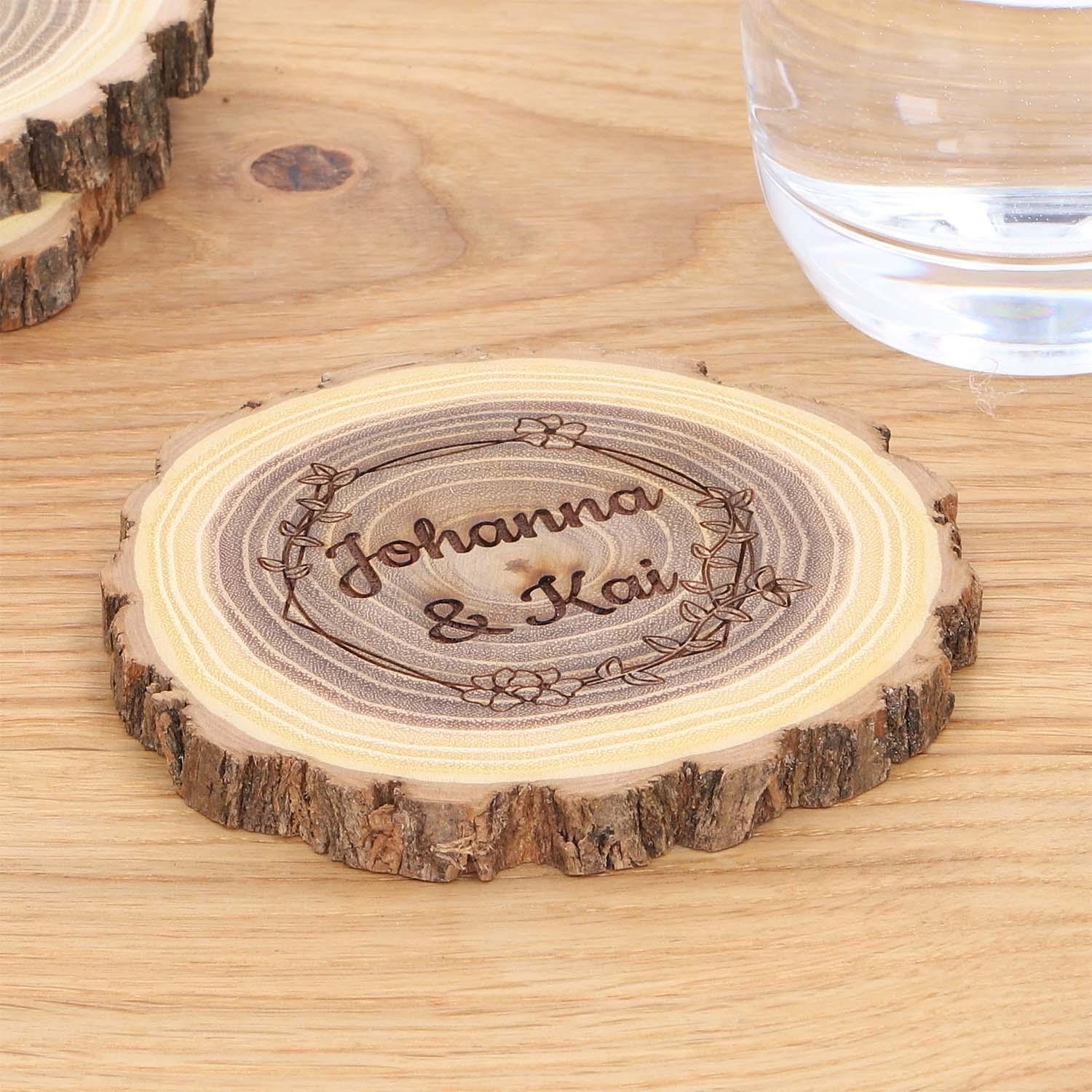 Holzscheiben Untersetzer mit Gravur - Erle 7-10 cm, Set 4-teilig