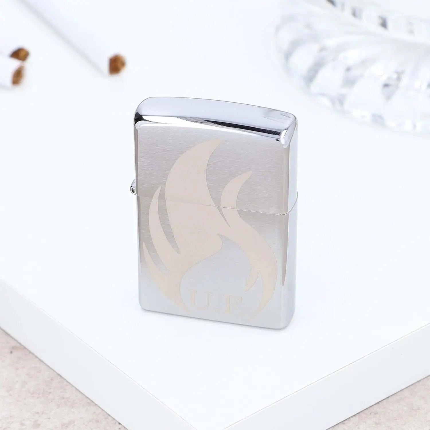 Zippo Chrome Brushed mit Gravur - originales windfestes Benzinfeuerzeug