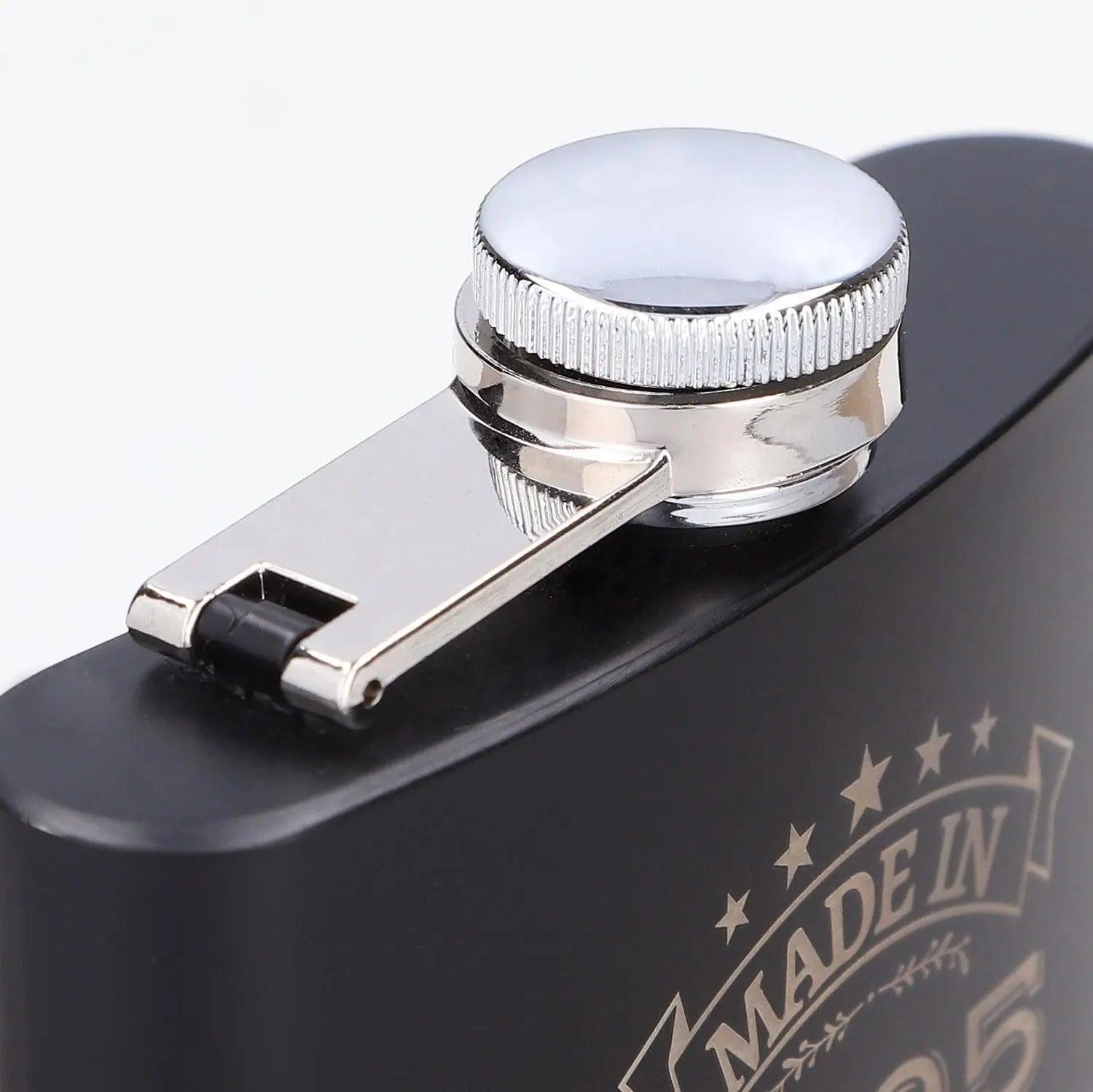 Schwarzer Flachmann mit Gravur 200 ml aus Edelstahl - personalisiertes Geschenk mit edler Optik