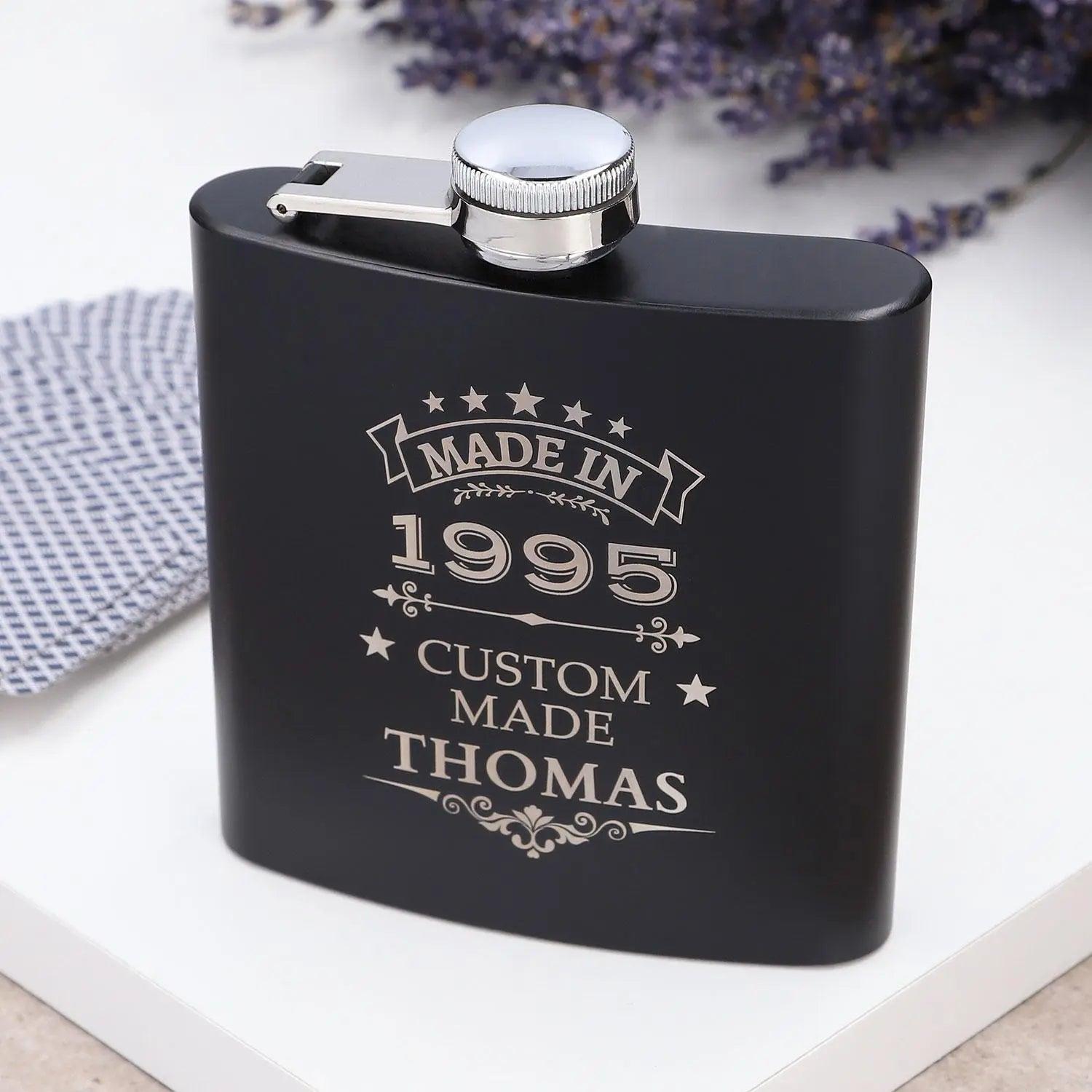 Schwarzer Flachmann mit Gravur 200 ml aus Edelstahl - personalisiertes Geschenk mit edler Optik