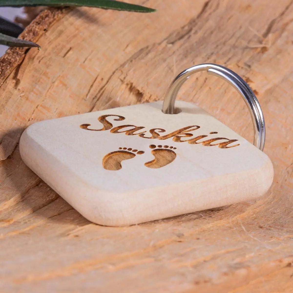Holz Schlüsselanhänger mit Gravur aus Ahorn - personalisiert