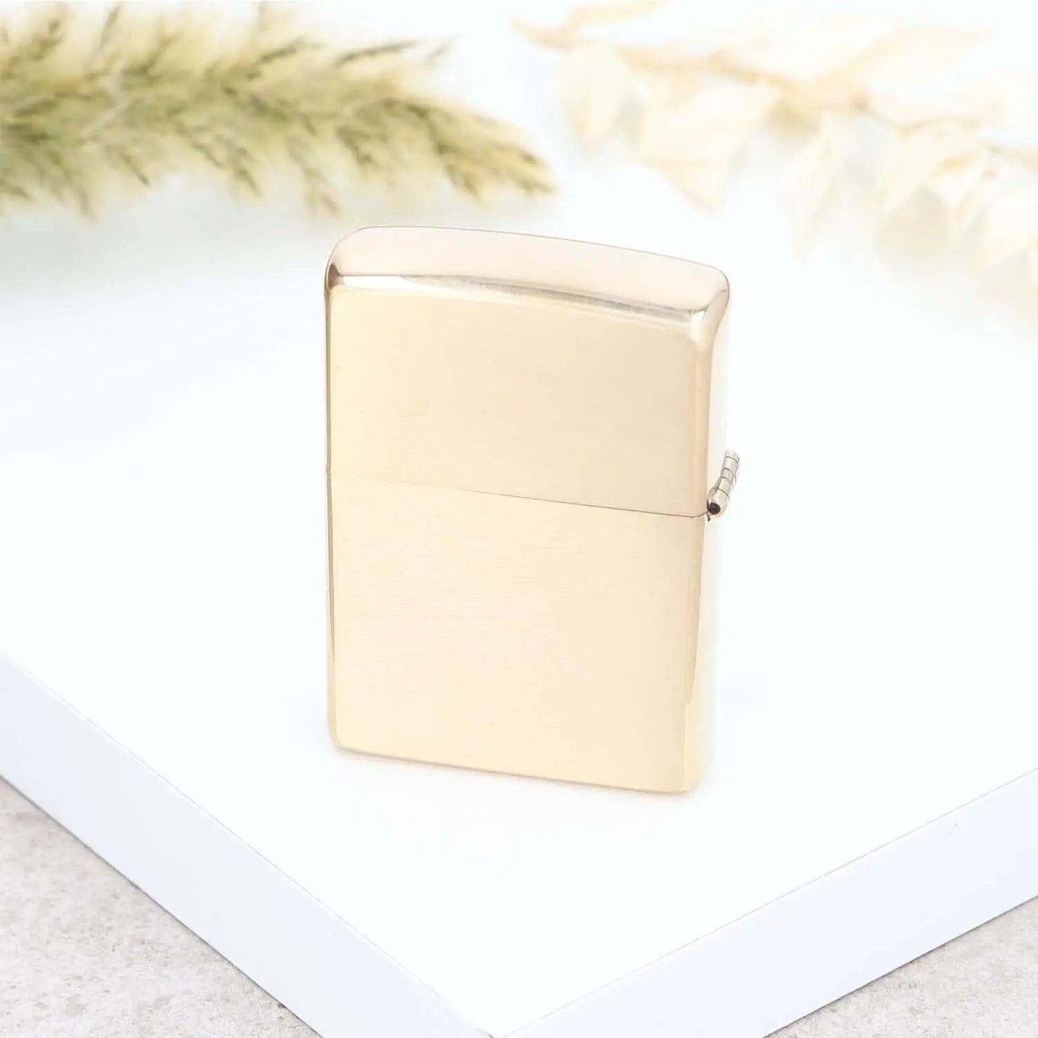 Zippo Brass Brushed Gold mit Gravur - originales windfestes Benzinfeuerzeug