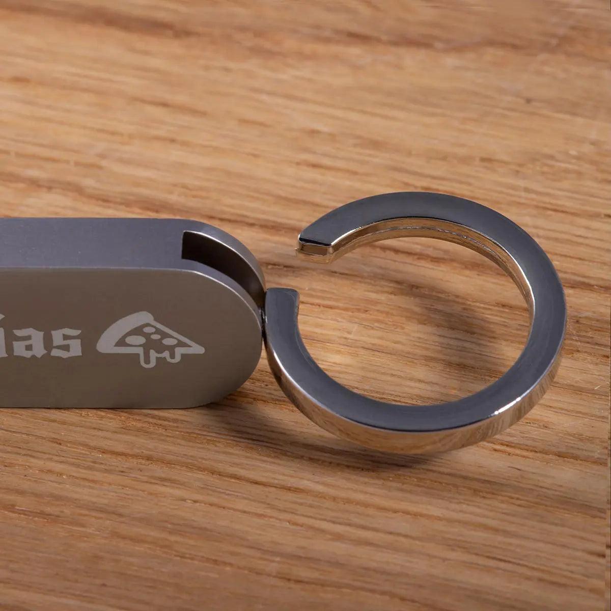 Ovaler Schlüsselanhänger mit Gravur "Verona" - personalisiert