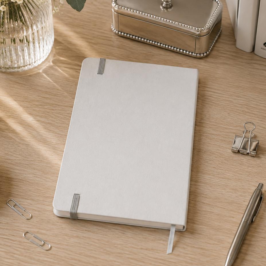 Notizbuch personalisiert Weiß / Silber Metallic - DIN A5 mit Gravur