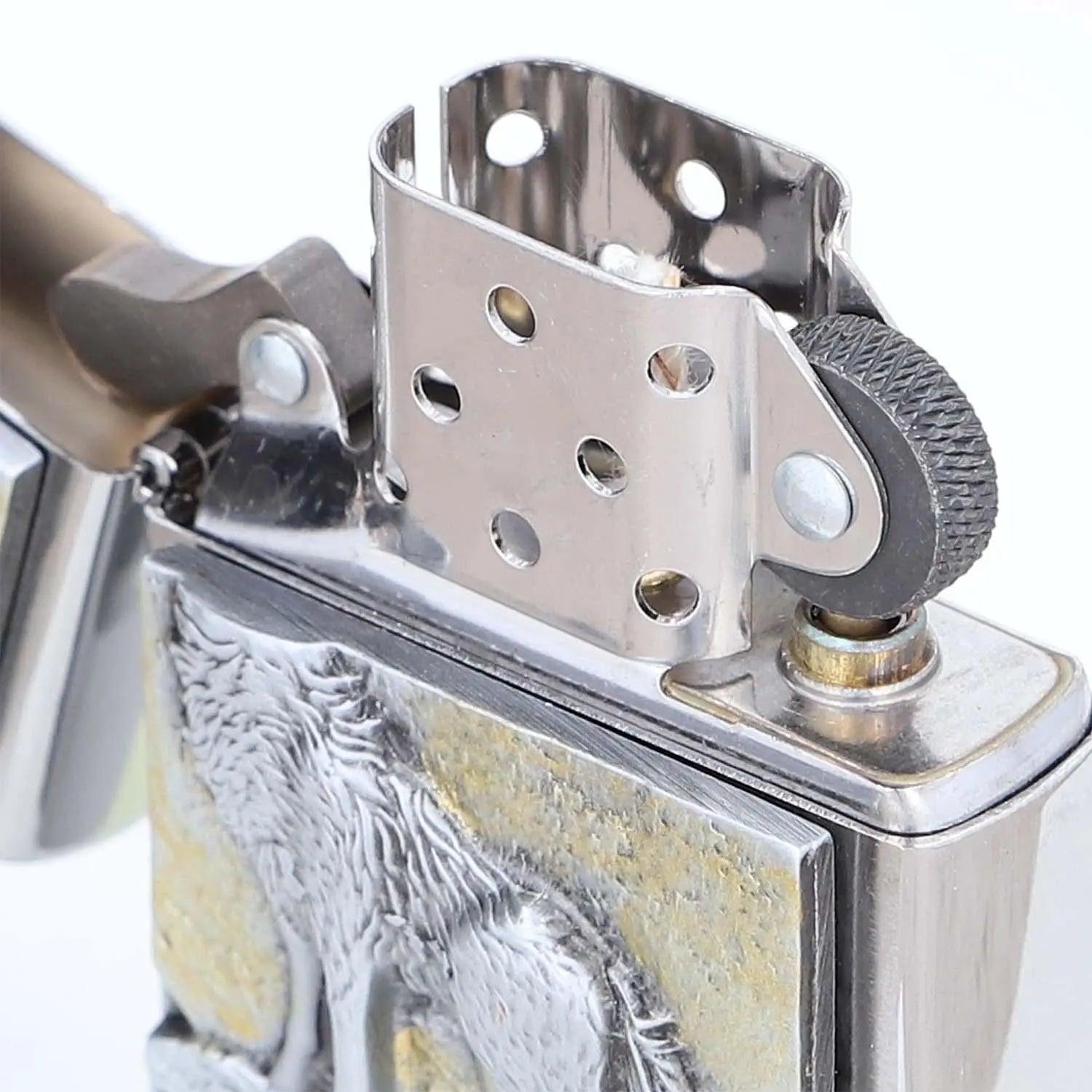 Premium Zippo Wolf mit Gravur - originales windfestes Benzinfeuerzeug