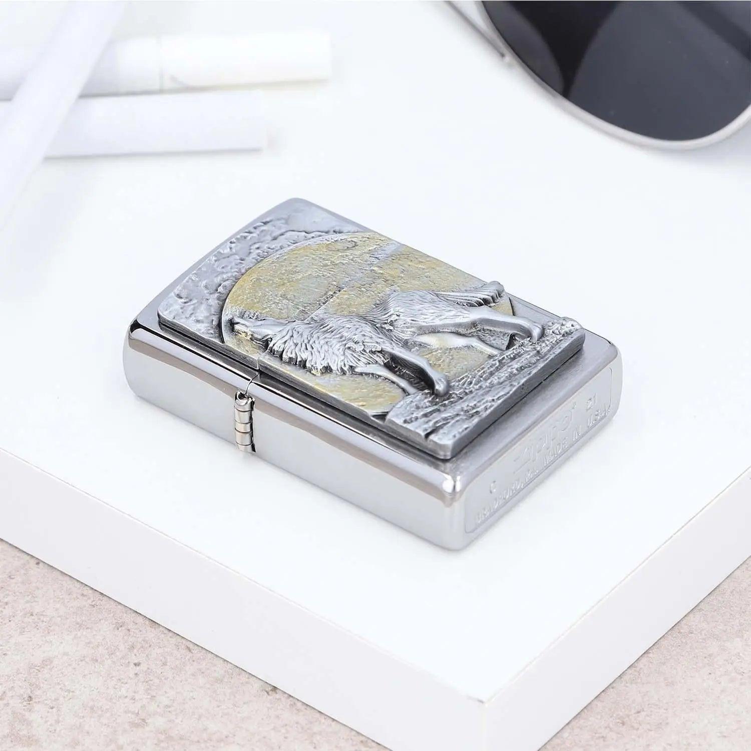 Premium Zippo Wolf mit Gravur - originales windfestes Benzinfeuerzeug