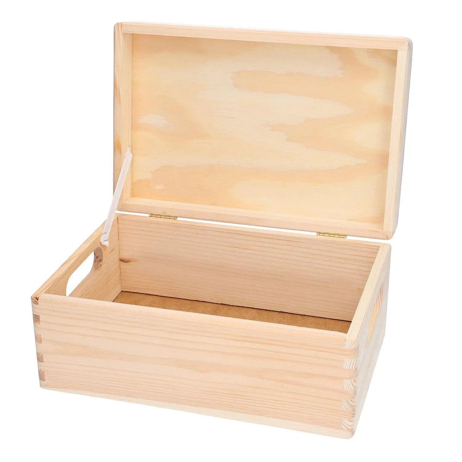 Kleine Allzweckkiste aus Kiefernholz mit Gravur - personalisierte Holzkiste