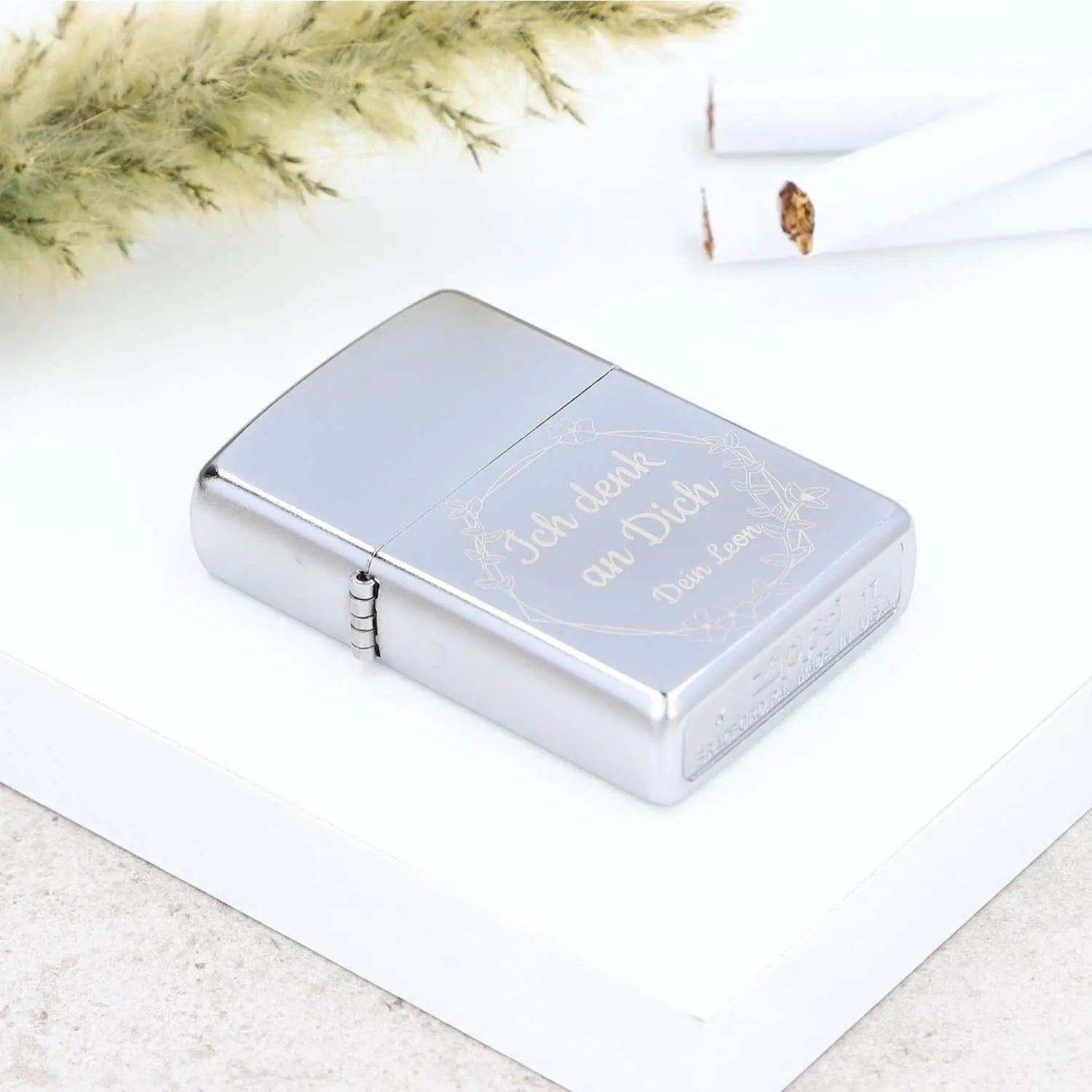 Zippo Satin Chrome mit Gravur - originales windfestes Benzinfeuerzeug