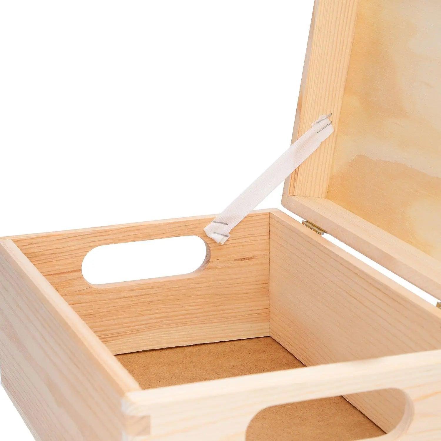 Kleine Allzweckkiste aus Kiefernholz mit Gravur - personalisierte Holzkiste