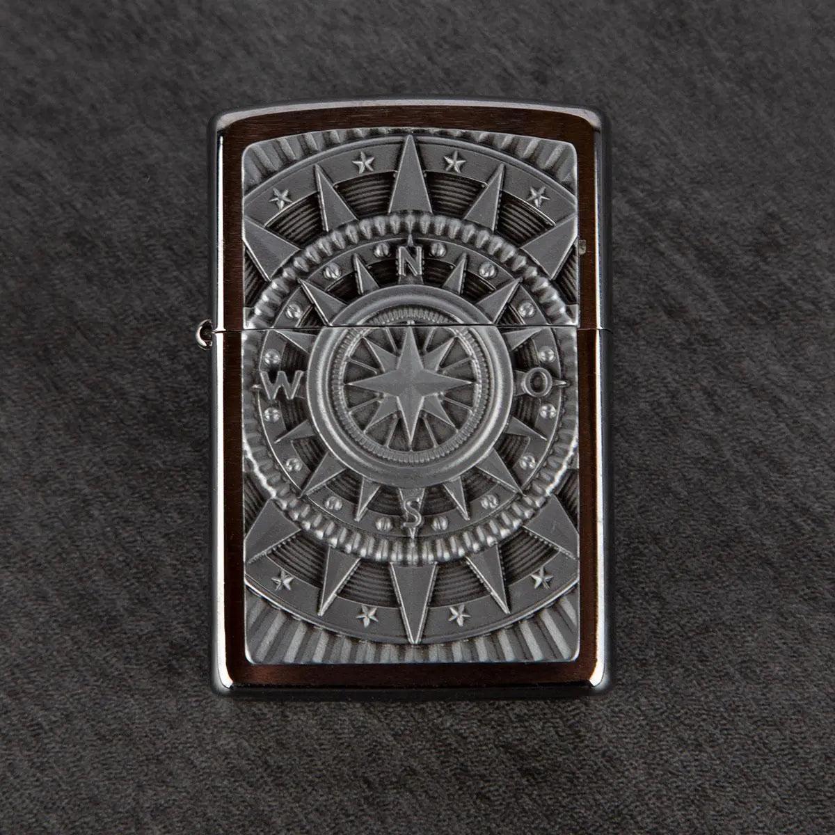 Premium Zippo Kompass mit Gravur - originales windfestes Benzinfeuerzeug