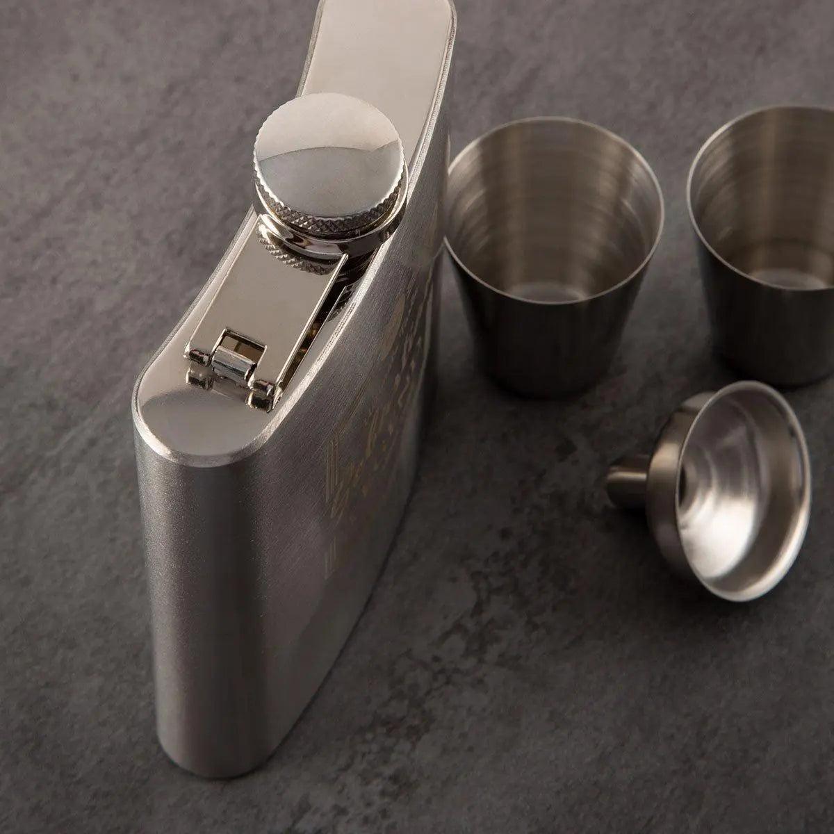 Flachmann Set mit Gravur und 2 Bechern 200 ml - personalisiertes Geschenk in Geschenkbox