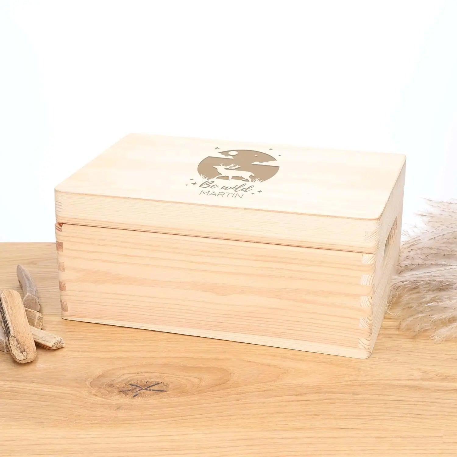 Kleine Allzweckkiste aus Kiefernholz mit Gravur - personalisierte Holzkiste