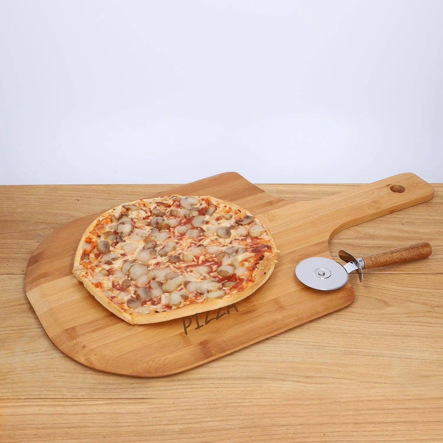 Pizzabrett mit Gravur (aus Bambus)