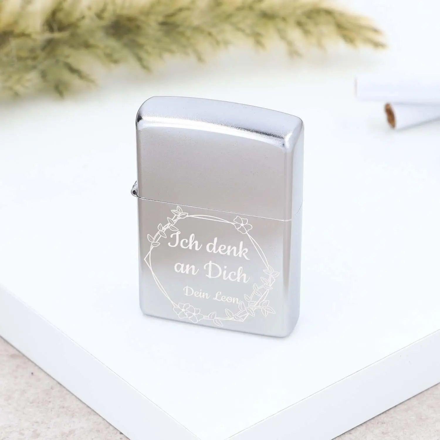 Zippo Satin Chrome mit Gravur - originales windfestes Benzinfeuerzeug