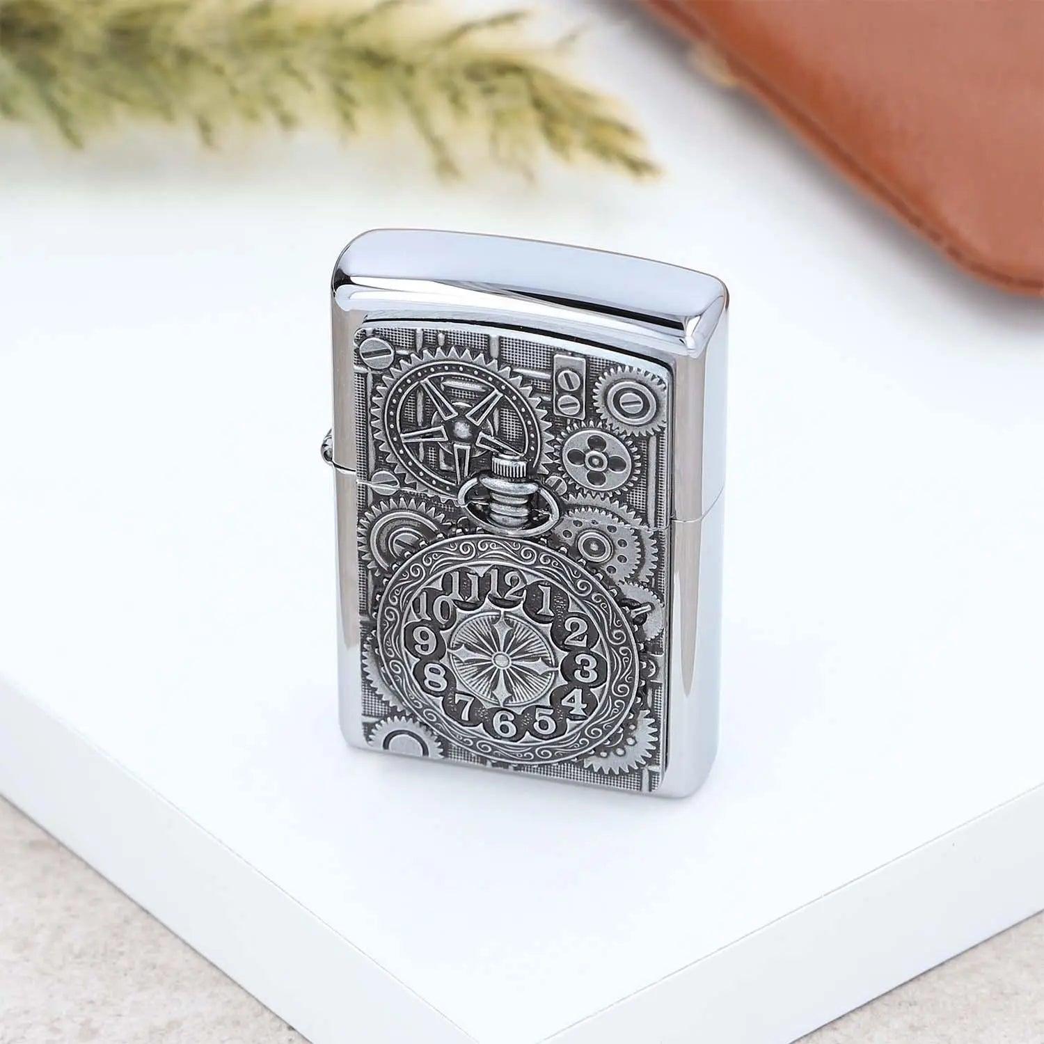 Premium Zippo Taschenuhr mit Gravur - originales Benzinfeuerzeug im Vintage-Look