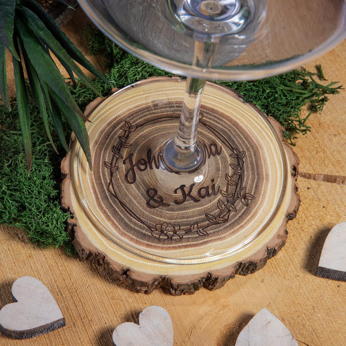 Baumscheiben Untersetzer mit Gravur - Akazie 10-12 cm, Set 4-teilig