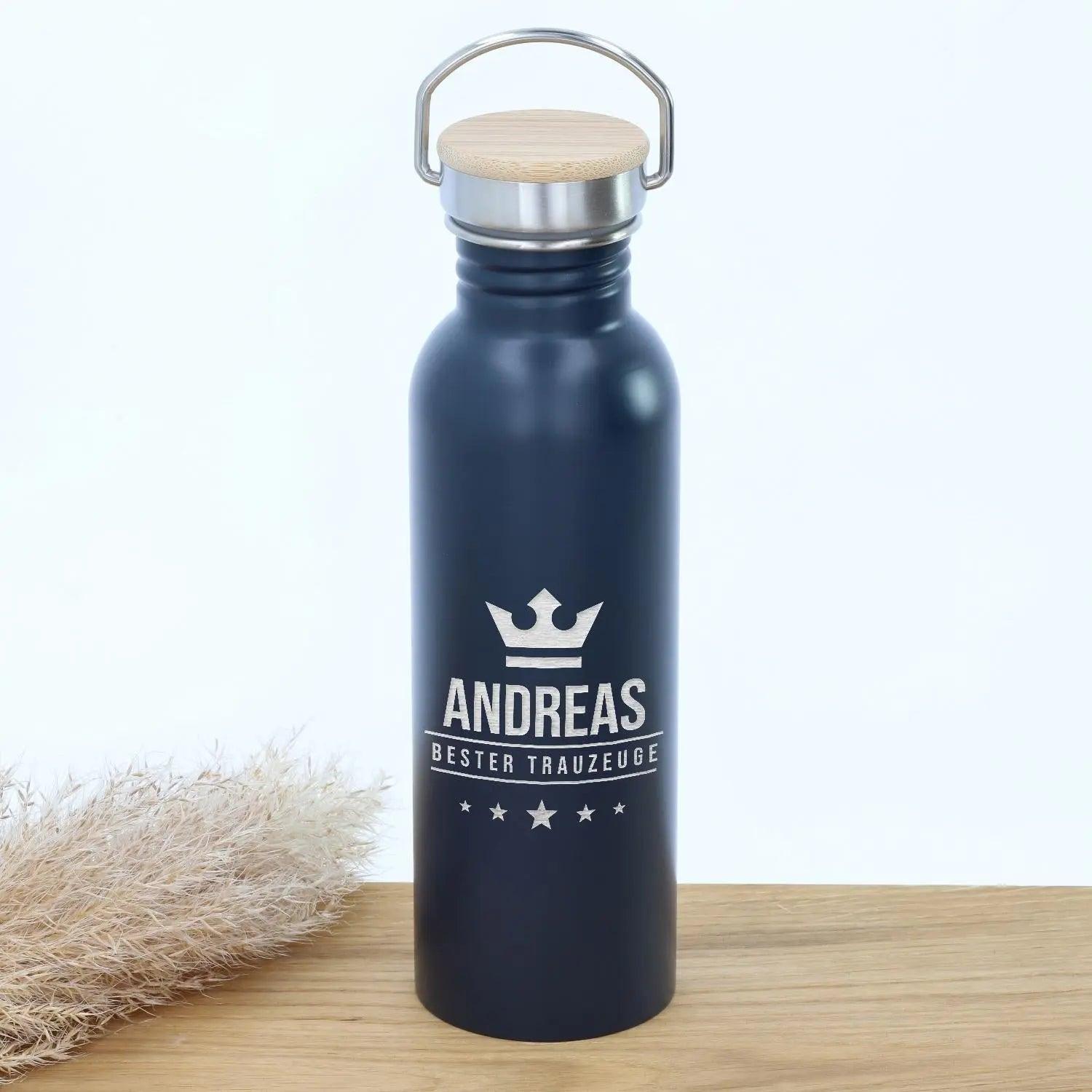 Edelstahl Trinkflasche personalisiert mit Bambus-Deckel in navy blau (700 ml)