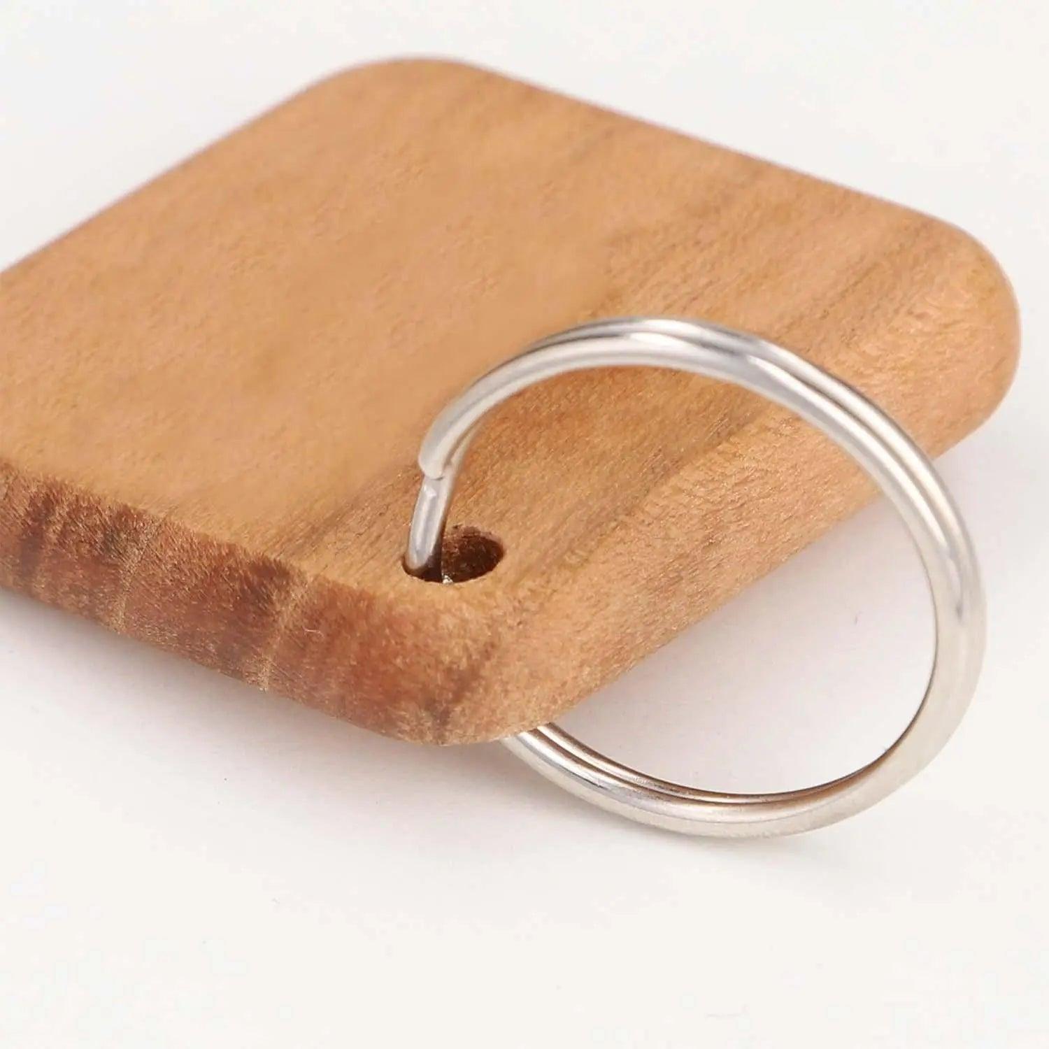 Holz Schlüsselanhänger mit Gravur aus Kirsche - personalisiert