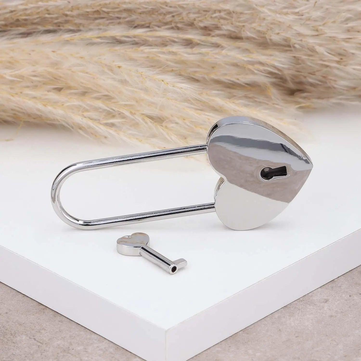 Großes Liebesschloss in Herzform Silber mit Gravur