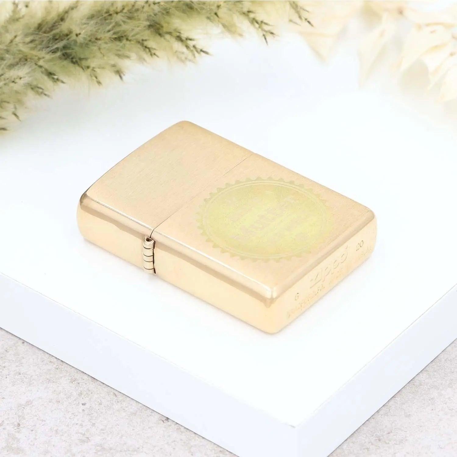 Zippo Brass Brushed Gold mit Gravur - originales windfestes Benzinfeuerzeug
