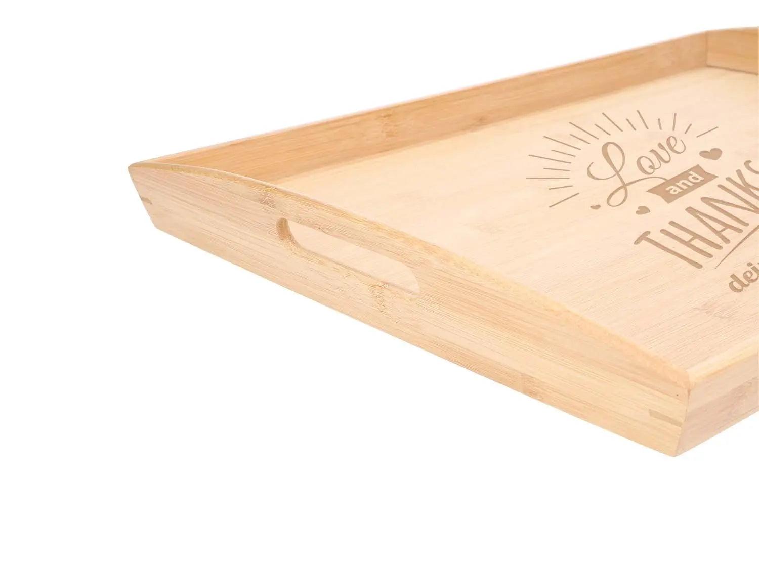 Serviertablett aus Bambus mit Gravur