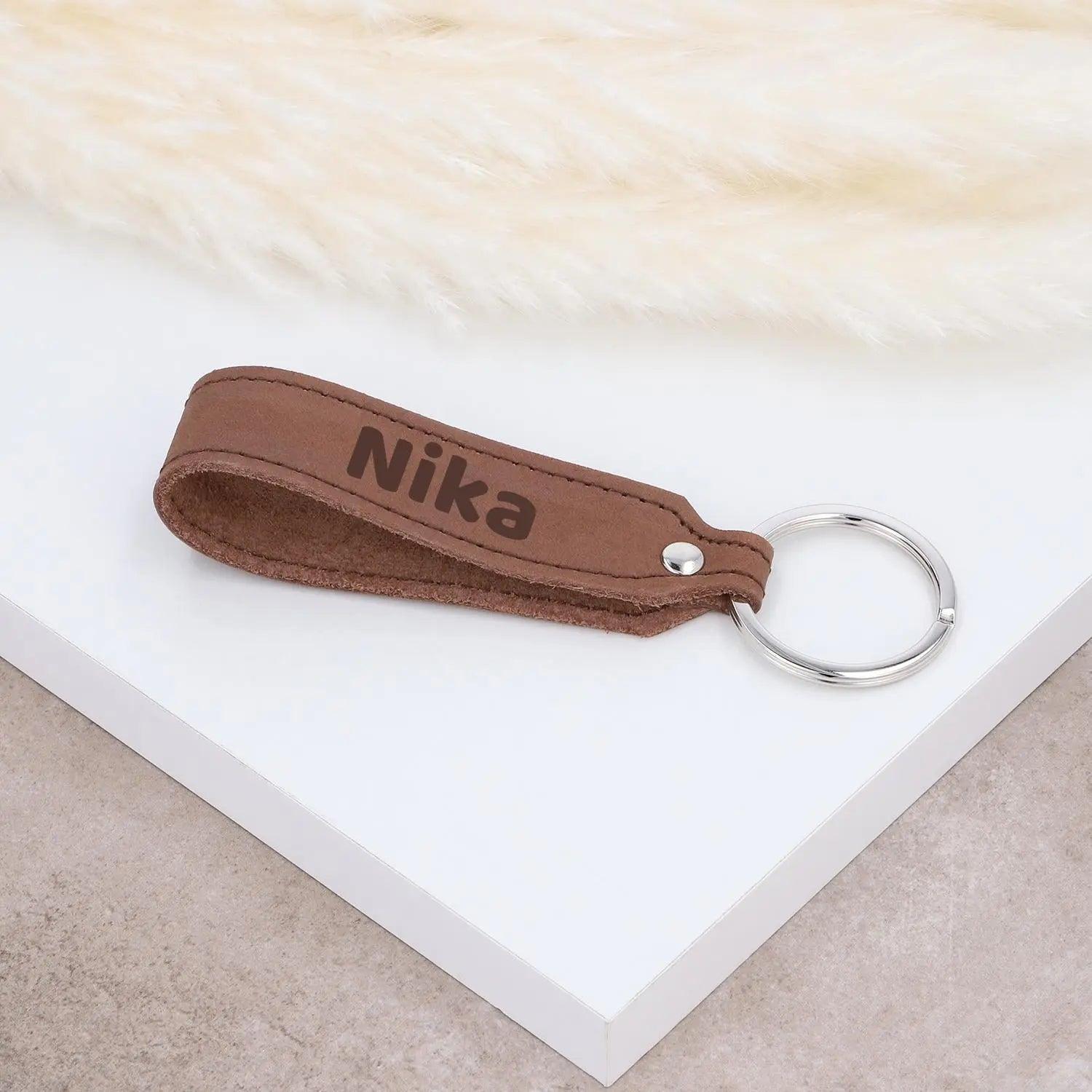 Schlüsselanhänger aus Leder mit Gravur "Brown" - personalisiert