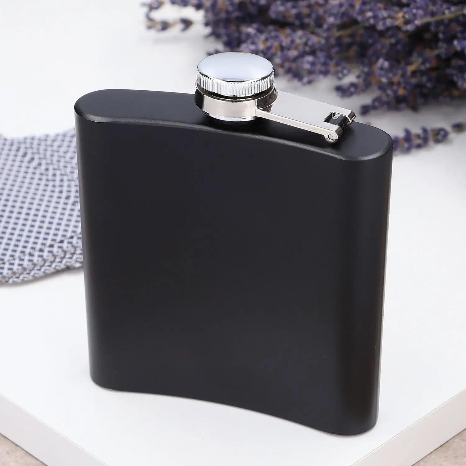 Schwarzer Flachmann mit Gravur 200 ml aus Edelstahl - personalisiertes Geschenk mit edler Optik