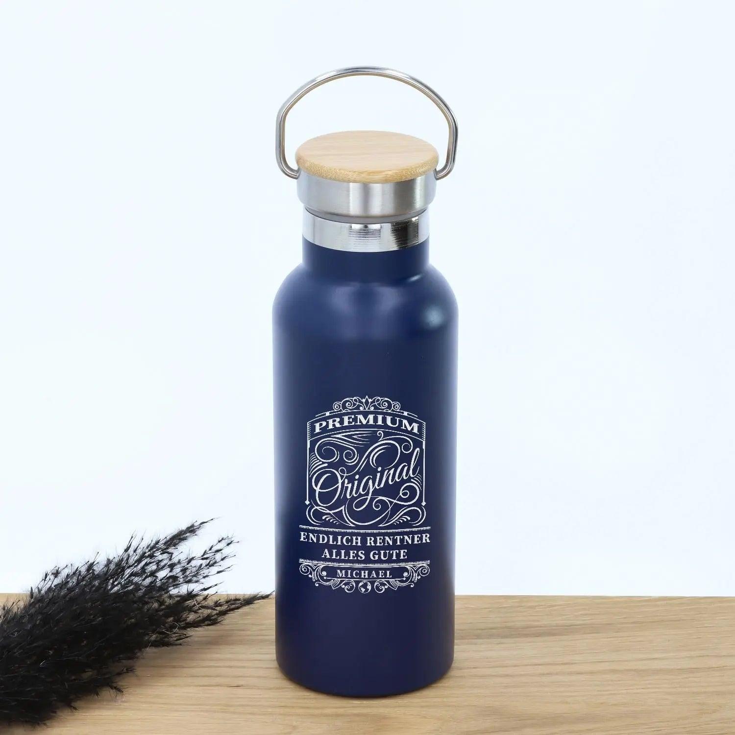 Trinkflasche personalisiert mit Bambus-Deckel in navy blau (500 ml)