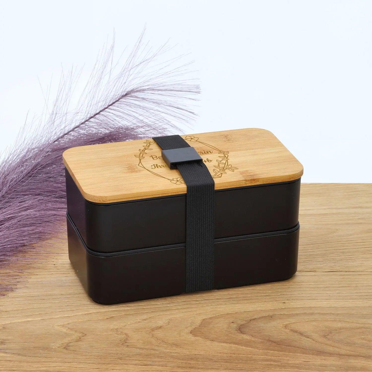 Lunchbox mit zwei Ebenen und Besteckset mit Gravur