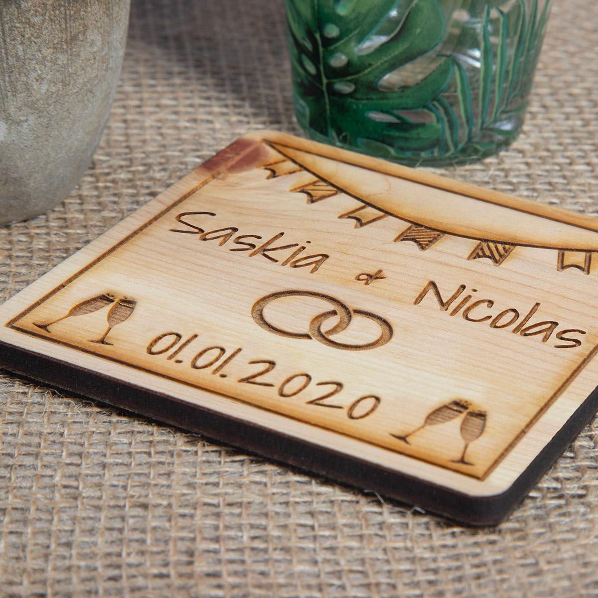 Holz Untersetzer-Set aus Zirbe mit Gravur - 4-teilig personalisiert