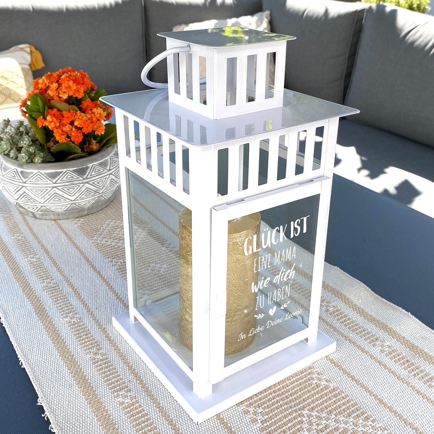 Deko-Laterne mit Gravur in Weiß - personalisiertes Windlicht für Blockkerzen