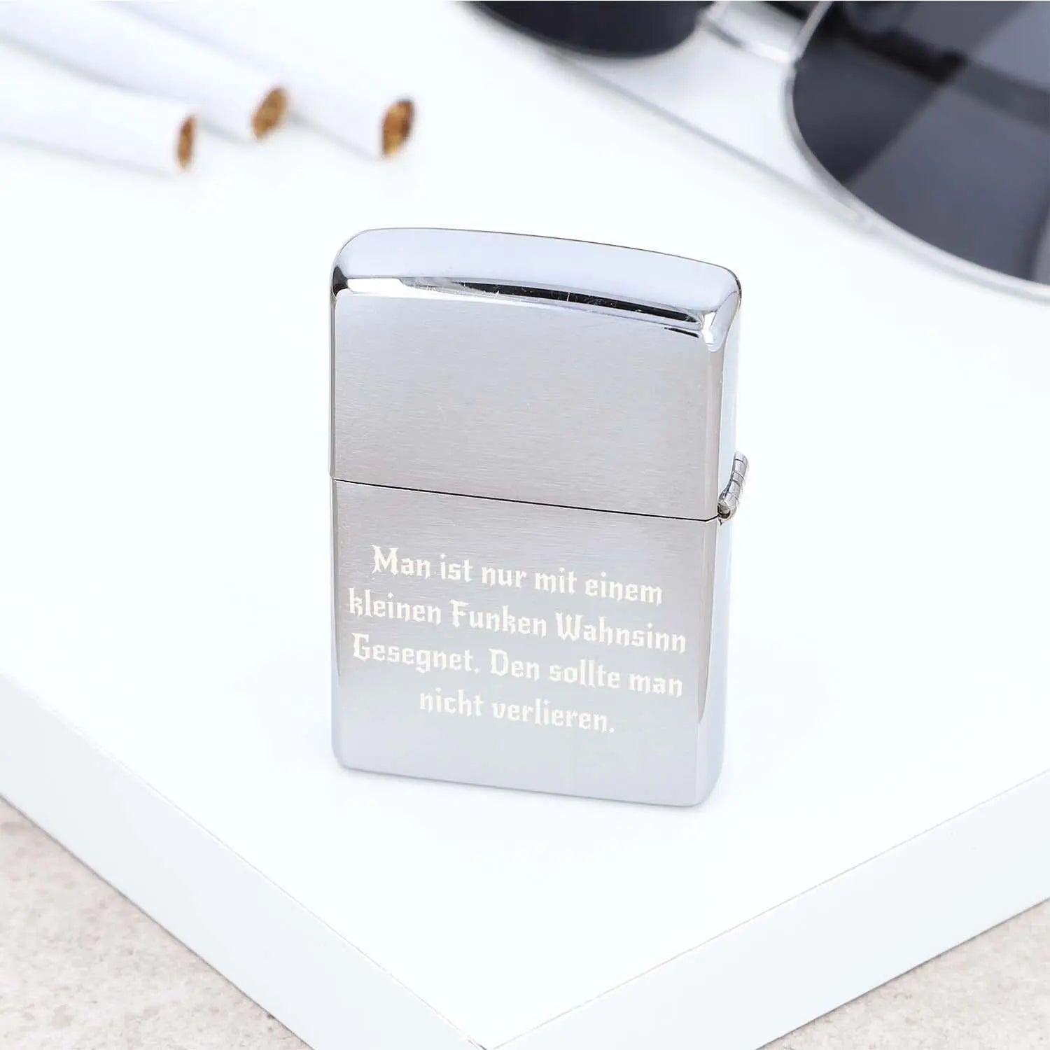 Premium Zippo Wolf mit Gravur - originales windfestes Benzinfeuerzeug