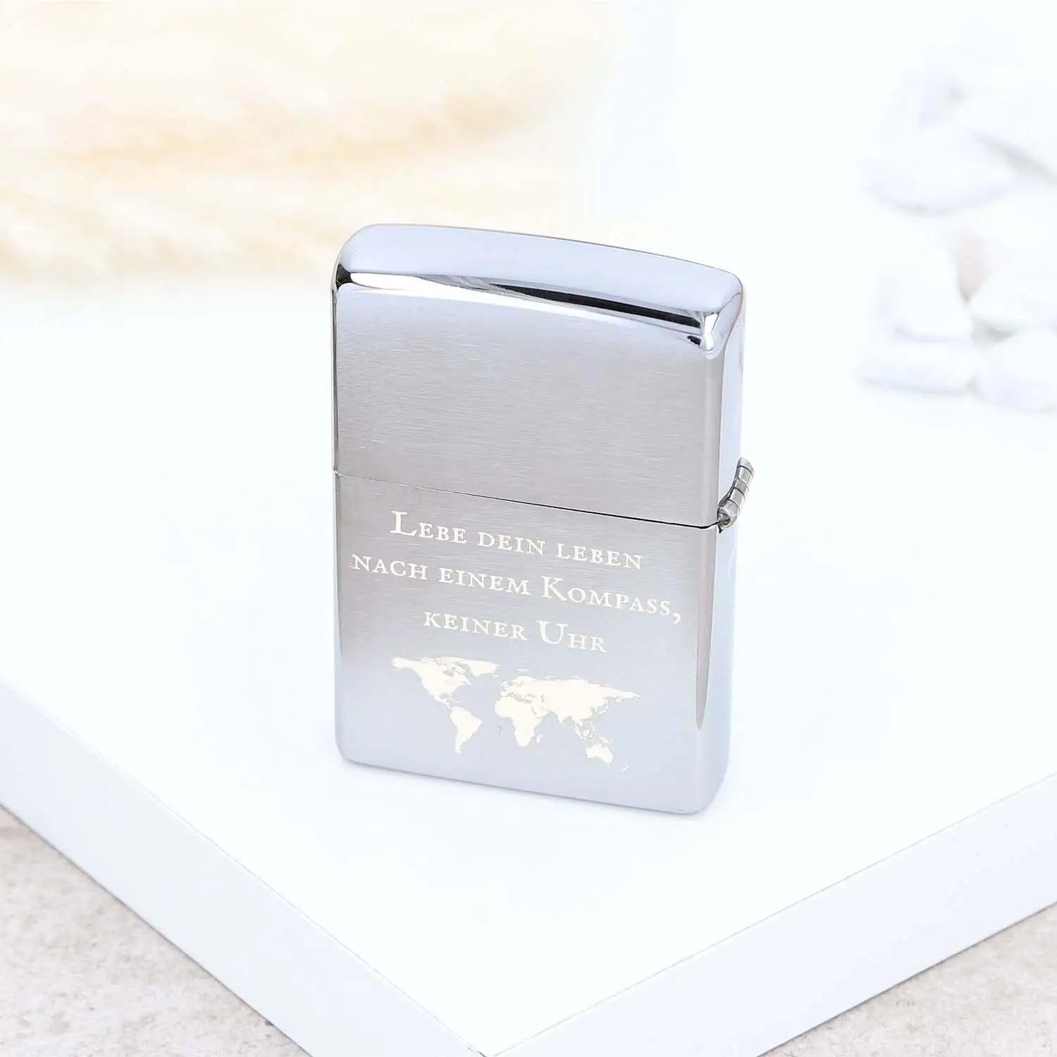 Premium Zippo Kompass mit Gravur - originales windfestes Benzinfeuerzeug
