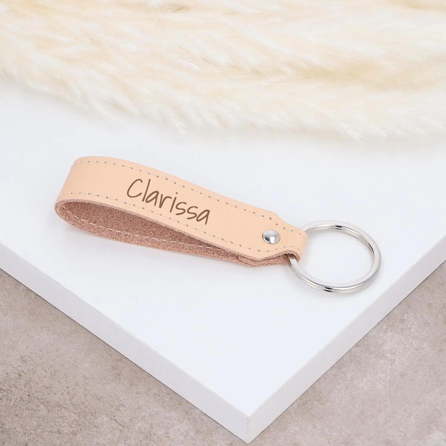Schlüsselanhänger aus Leder mit Gravur "Creme" - personalisiert