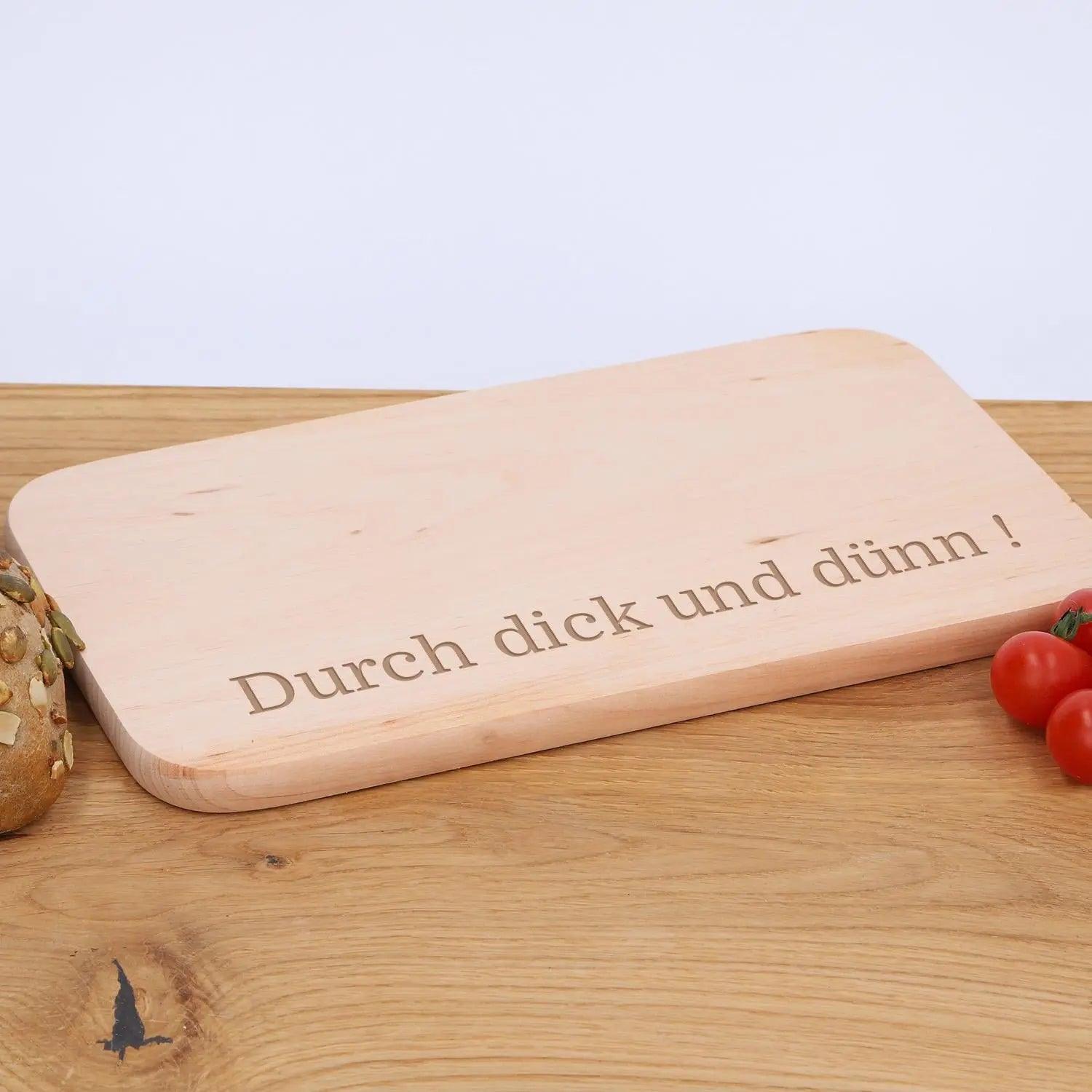 Kleines Schneidebrett mit Gravur aus Erle