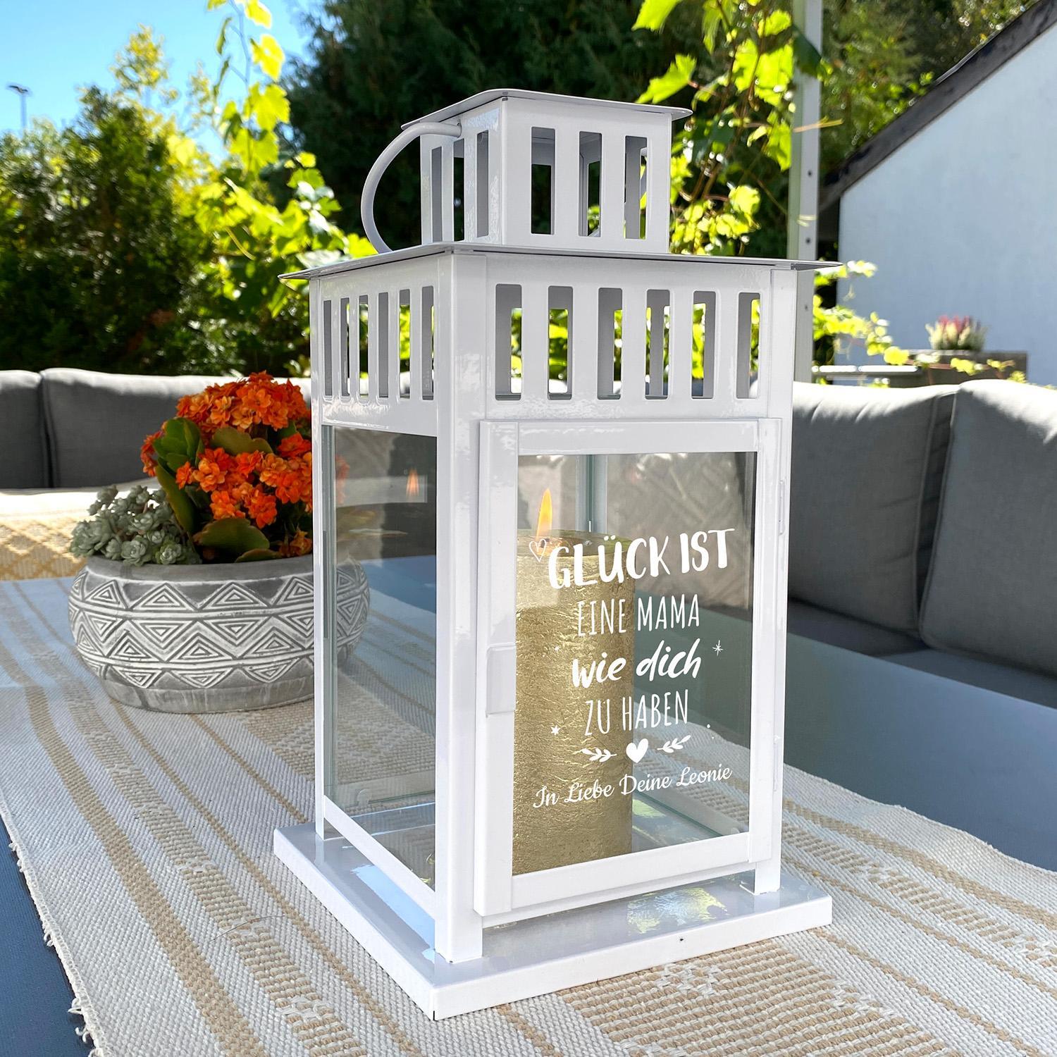 Deko-Laterne mit Gravur in Weiß - personalisiertes Windlicht für Blockkerzen