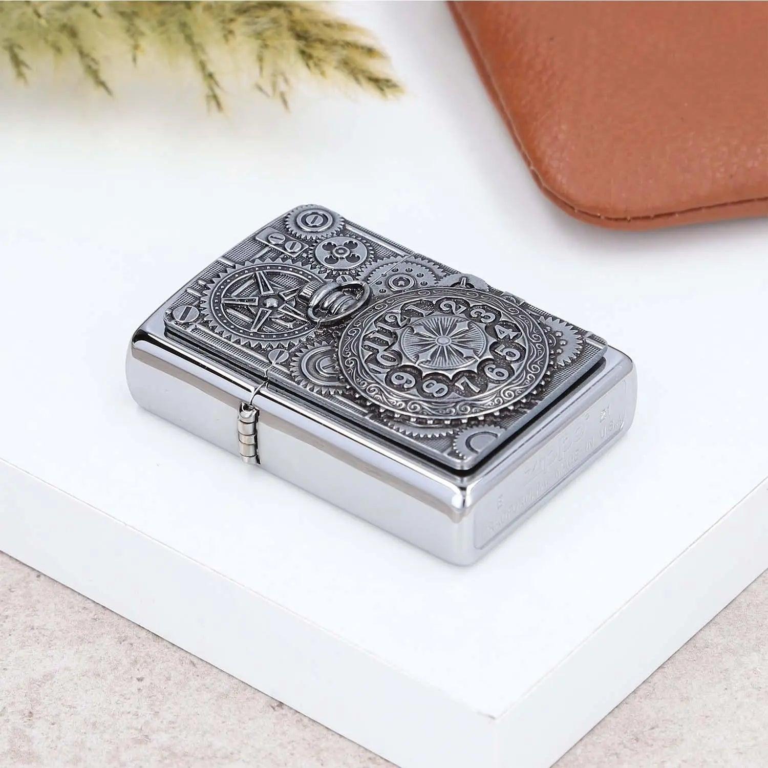 Premium Zippo Taschenuhr mit Gravur - originales Benzinfeuerzeug im Vintage-Look